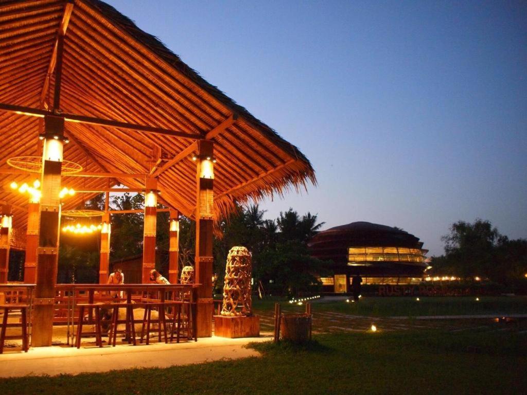 The Buffalo Amphawa Samut Songkhram Exterior photo